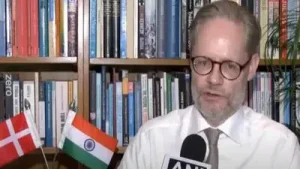 He said India would likely initially build smaller vessels such as: A practical reader guide