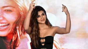 Kriti wrote, "The essence of festivals is not in the clothes you wear, it is in the emotions and meaning