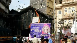 A preliminary police investigation suggested that the welding support at the back of the idol broke