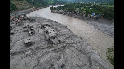 “A mango tree saved me,” said a labourer who survived the devastating: A practical reader guide