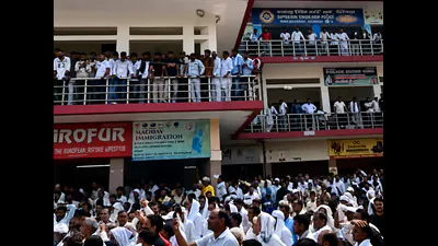 Ror community members on Monday took out a protest march in Karnal demanding a CBI probe