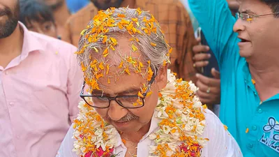 Former Trinamool Congress MLA Ashis Banerjee had dinner with his family and showed no signs of stress