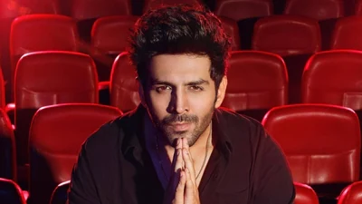 His spokesperson said in a statement, “Kartik Aaryan sustained a knee injury while performing an action