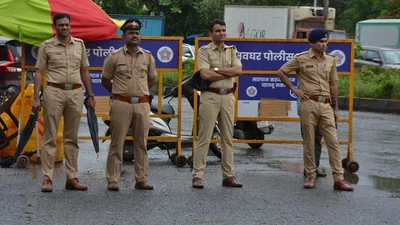 A 30-year-old man reportedly posed as a transgender person, entered a woman's house in Mumbai's Powai