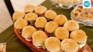 Try these air-fried creamy paneer sliders for a crispy, cheesy, and indulgent snack at home: Step-by-step
