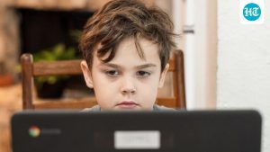 In an Instagram post shared on August 4, the nutritionist stresses, “Child not eating without phone?