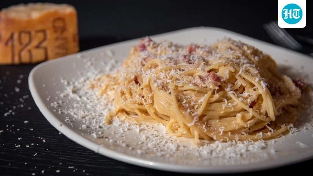 Looking for a fuss-free pasta recipe? Try this one-post garlic parmesan spaghetti which is equal parts spicy