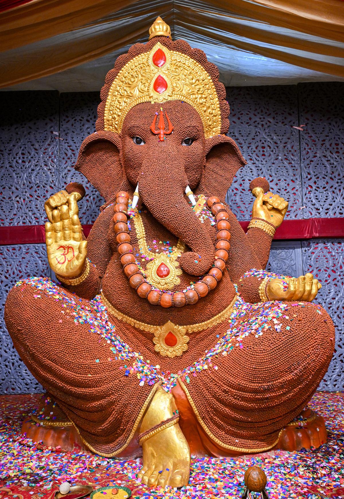 Devotees pray at the Shri Sidhi Vinayak Ganesh Mandir on the occasion: A practical reader guide