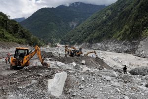 Engineers in a WhatsApp group are guiding tunnel rescue efforts —: A practical reader guide