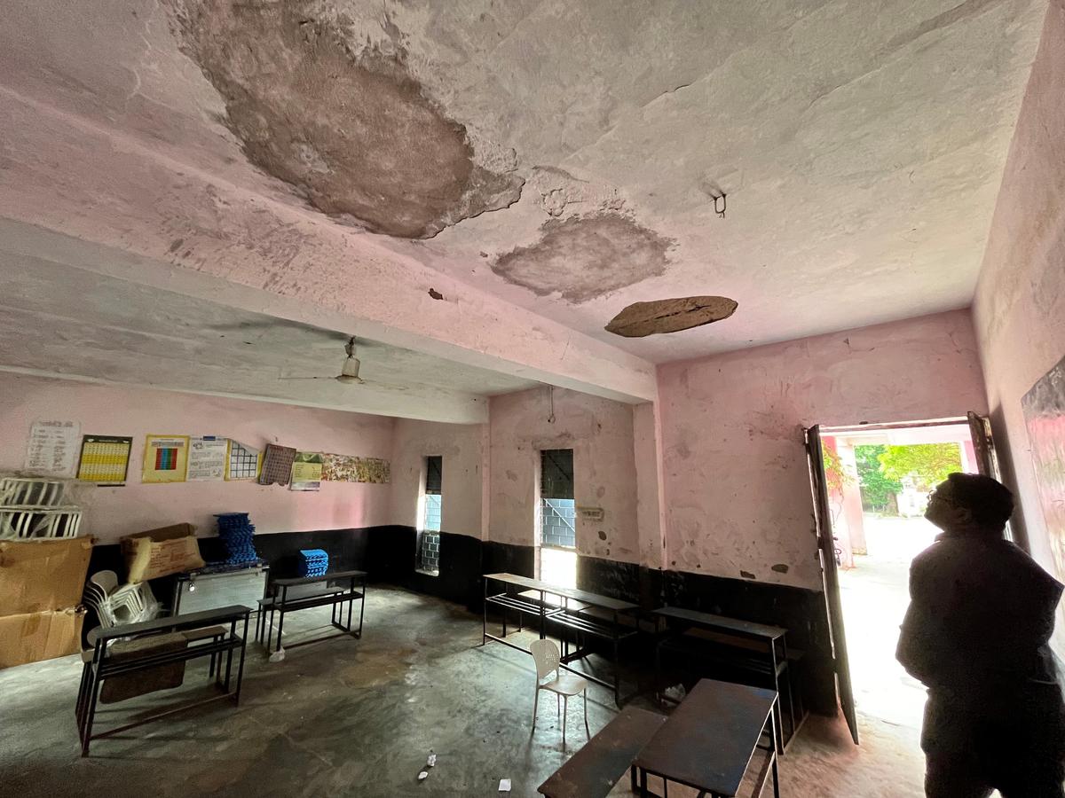 Missing: boundary walls, bathrooms, blackboards: A practical reader guide