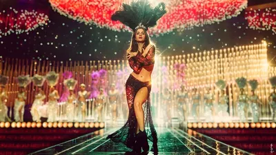 In fact, some fans compared her look to those from films such as: A practical reader guide