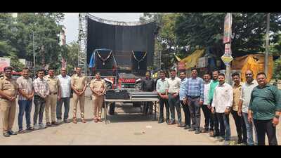 During the processions, 10 mandals were allegedly found using: A practical reader guide