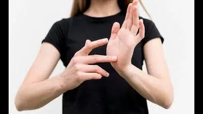 Hearing-impaired educators turn silence into strength — Now: A practical reader guide