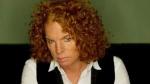 Carrot Top and Amanda Hogan have been dating since 2014: A practical reader guide