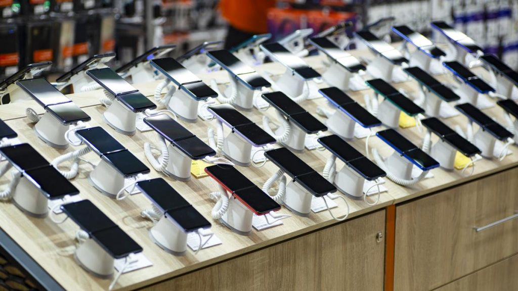 Mobile phone retailers across India plan to observe October 2 as “No: A practical reader guide