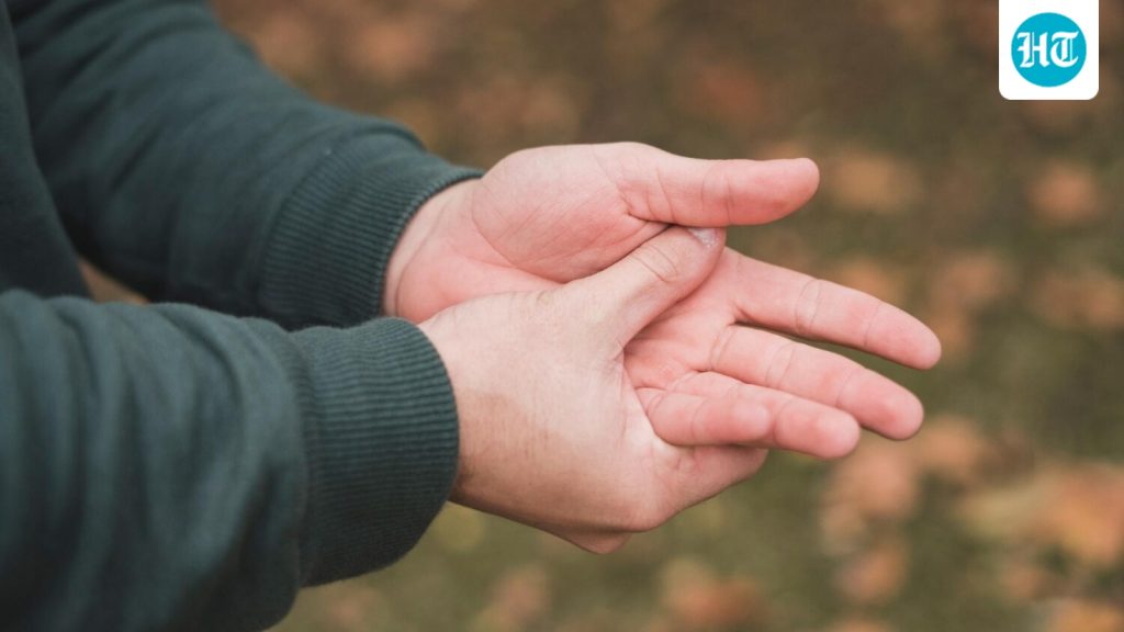 When you wake up with stiff fingers, your hands may feel swollen: A practical reader guide