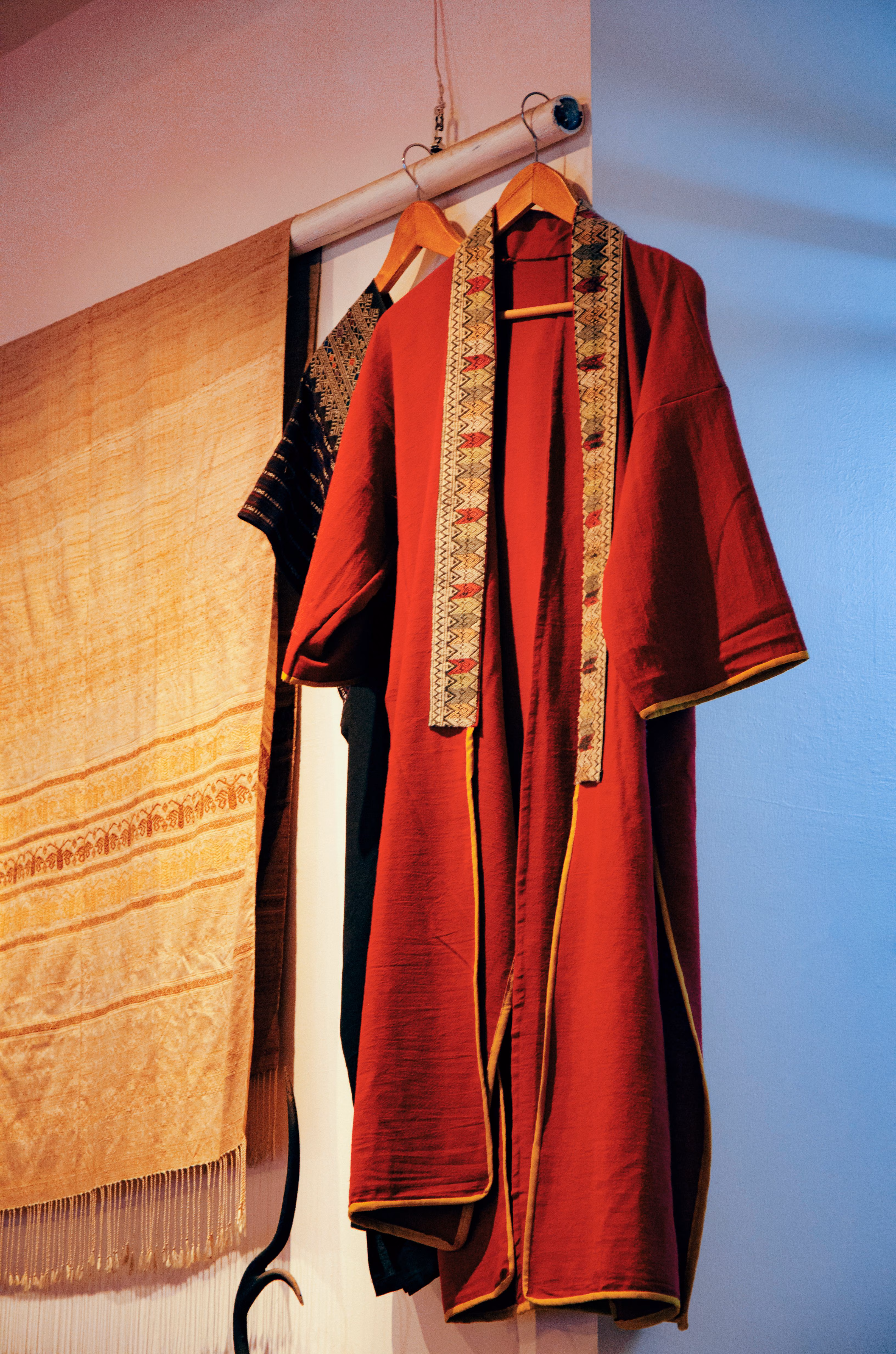 Because we often end up relying on the same combinations, a wardrobe: A practical reader guide