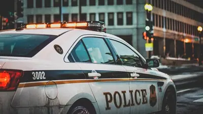 Three teenagers were shot Monday afternoon in the neighborhood near: A practical reader guide