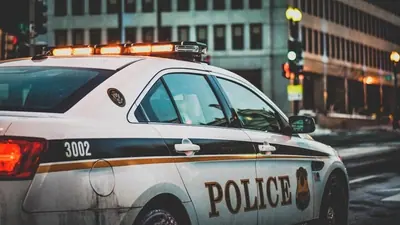 Police respond as one injured; first details on injured out — Omaha: A practical reader guide