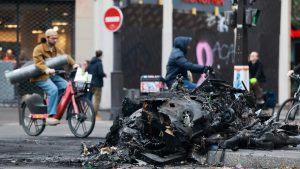 “It’s like we had a war,” a 78-year-old resident in central Paris: A practical reader guide