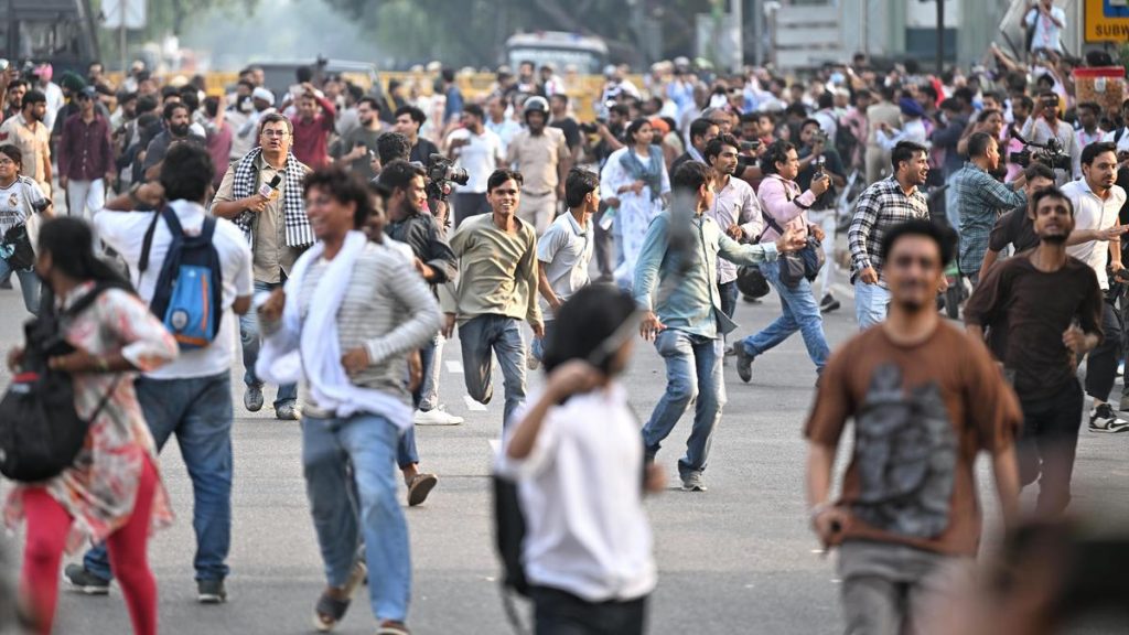 how to stop largely 'leaderless' crowd from regrouping after October: A practical reader guide