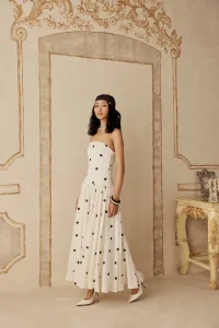 How to tell if a fashion trend will suit your style and wardrobe —: A practical reader guide