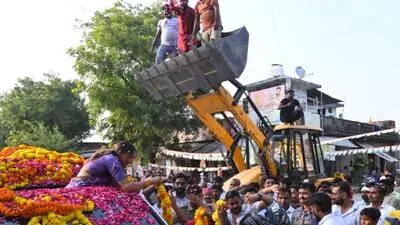“When they welcome their own leader using bulldozers, it ultimately: A practical reader guide