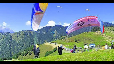 Two foreign paragliders stranded in the Dhauladhar mountain range: A practical reader guide