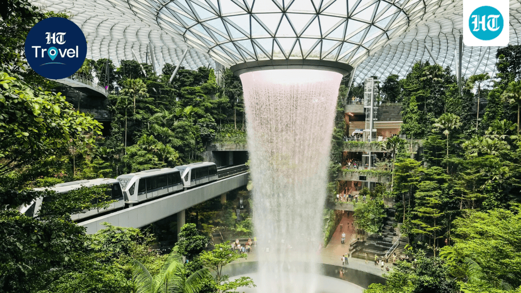 Keep a few hours aside for Jewel Changi Airport and receives your: A practical reader guide