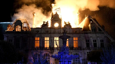 Iconic Town Hall destroyed, shops looted, clashes with cops | Visuals: A practical reader guide