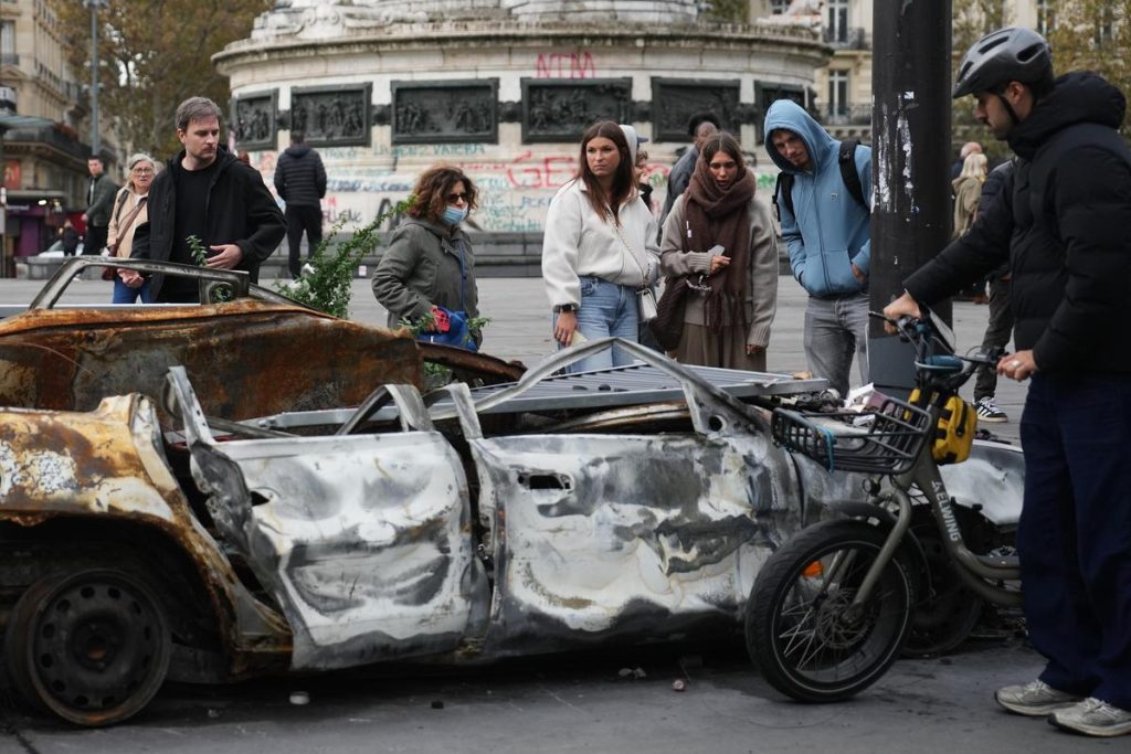French PM vows 'massive' police deployment for new demonstrations: A practical reader guide