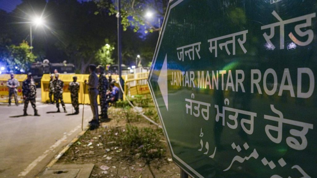 From astronomical observatory to landmark protest site — Jantar Mantar: A practical reader guide