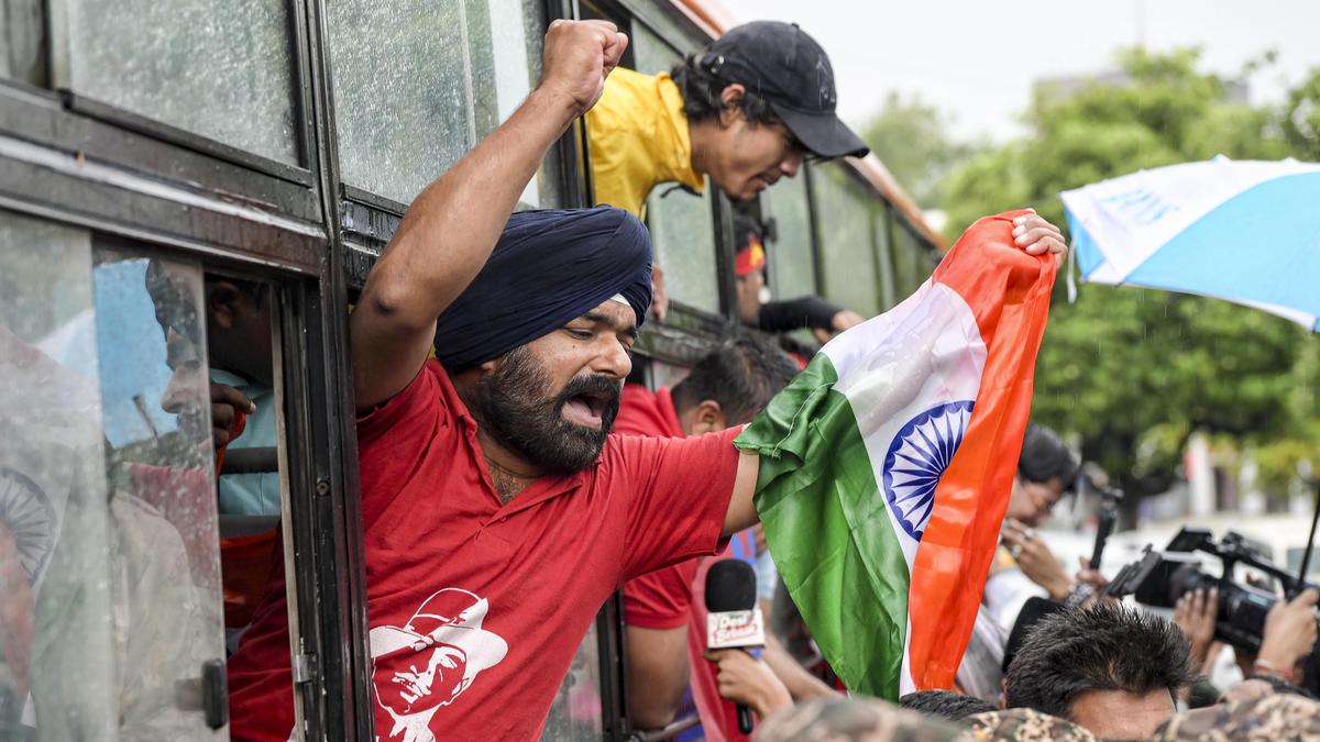 Delhi Police allows flag-waving by select group, urges public to stay: A practical reader guide