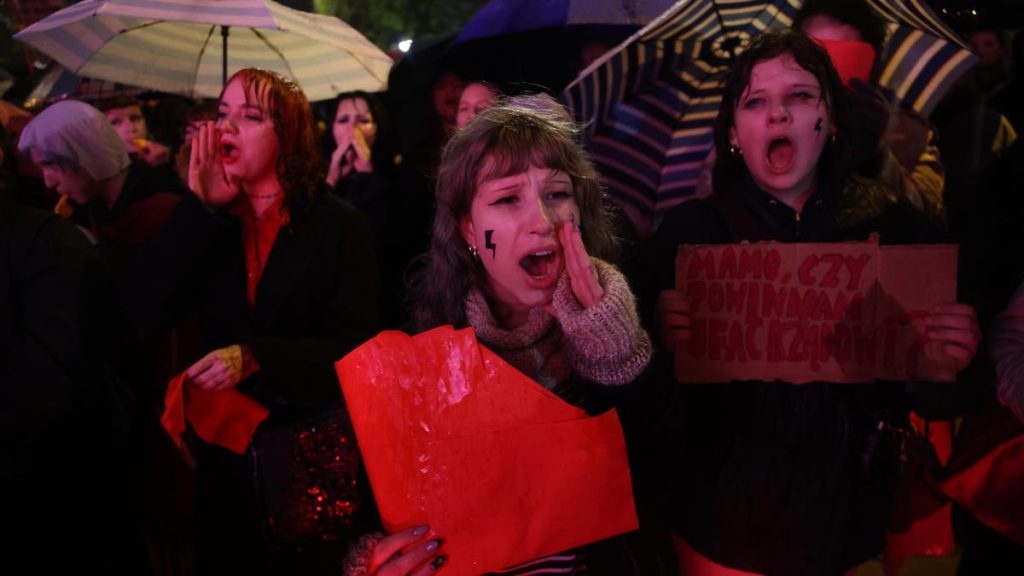 Women plan street demonstrations in more than 20 Polish cities: A practical reader guide