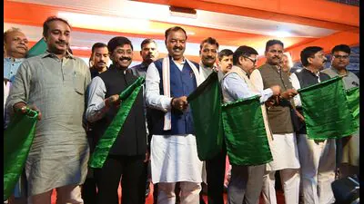At Prayagraj Junction, the two ministers also welcomed the sleeper: A practical reader guide