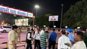 Many passengers who arrived at Charbagh railway station on Friday: A practical reader guide