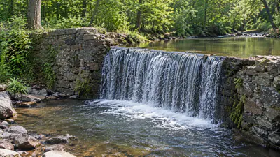 It was a 7-foot stone dam that had been constructed to provide: A practical reader guide