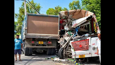 At least 15 passengers were injured after a bus and a dumper collided: A practical reader guide
