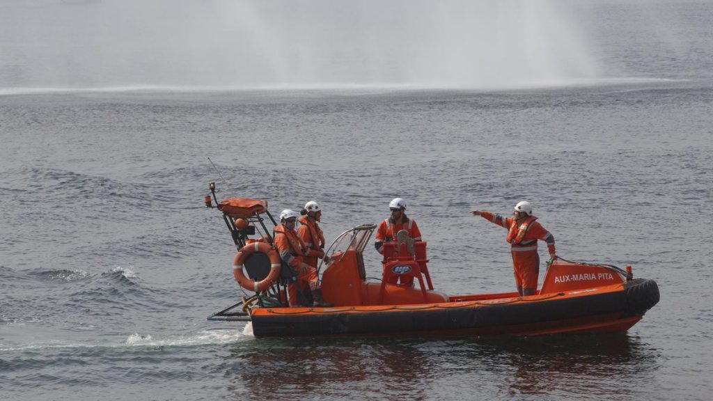 'Debris field' found from medical flight missing over Atlantic en: A practical reader guide