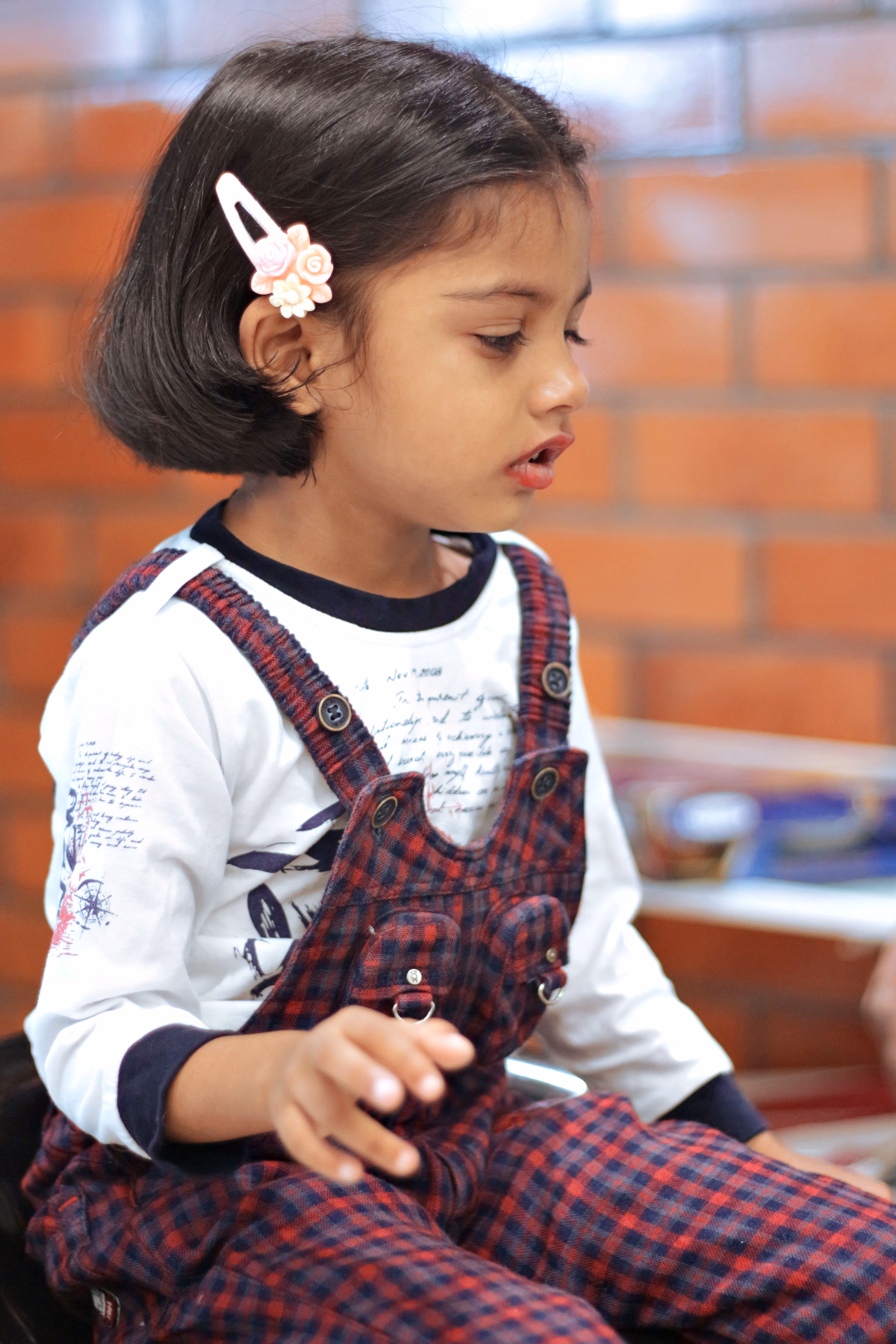 The paediatrician divided the signs of cerebral palsy into the age: A practical reader guide