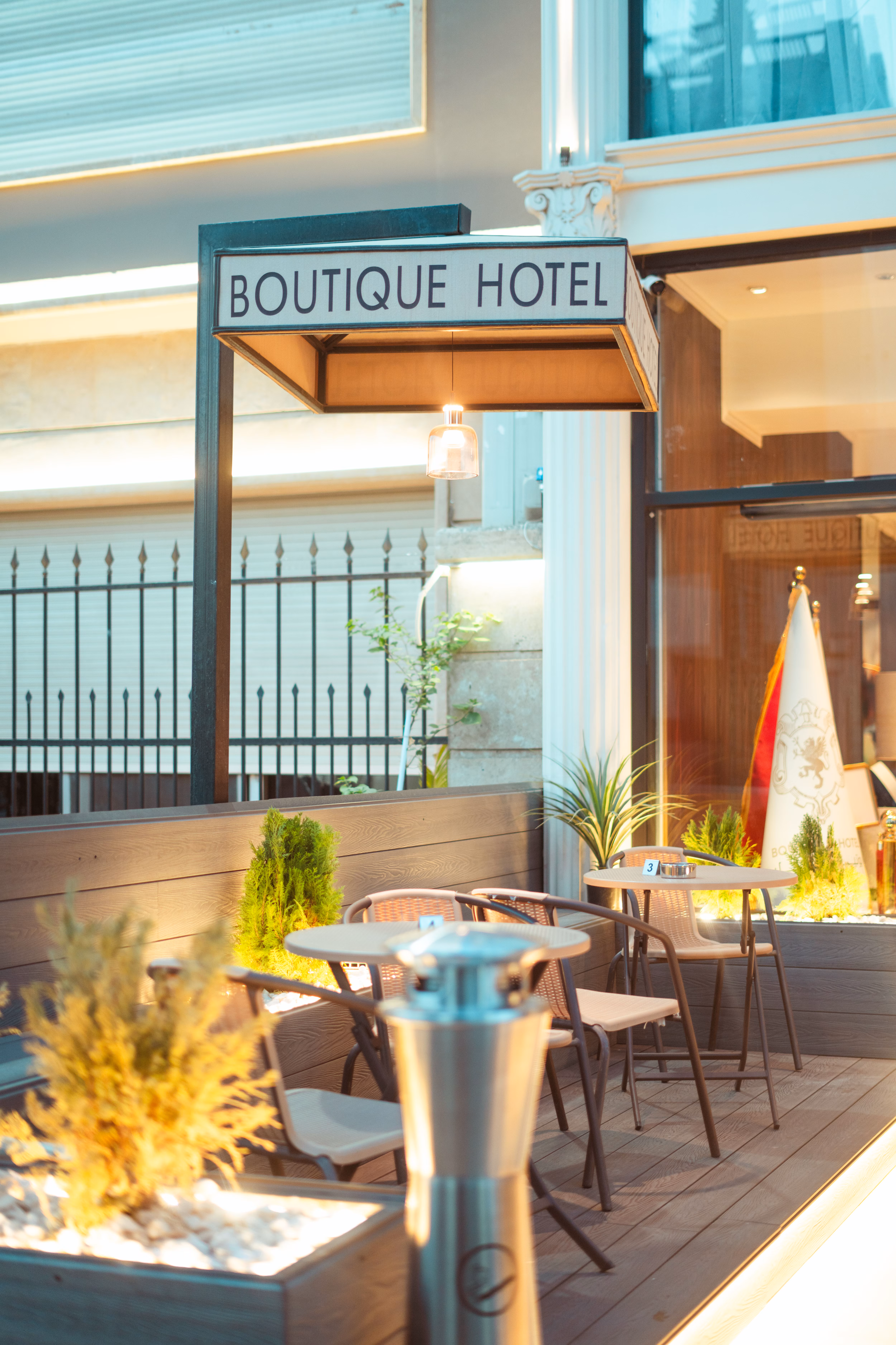 However, choosing the right hotel location can significantly: A practical reader guide