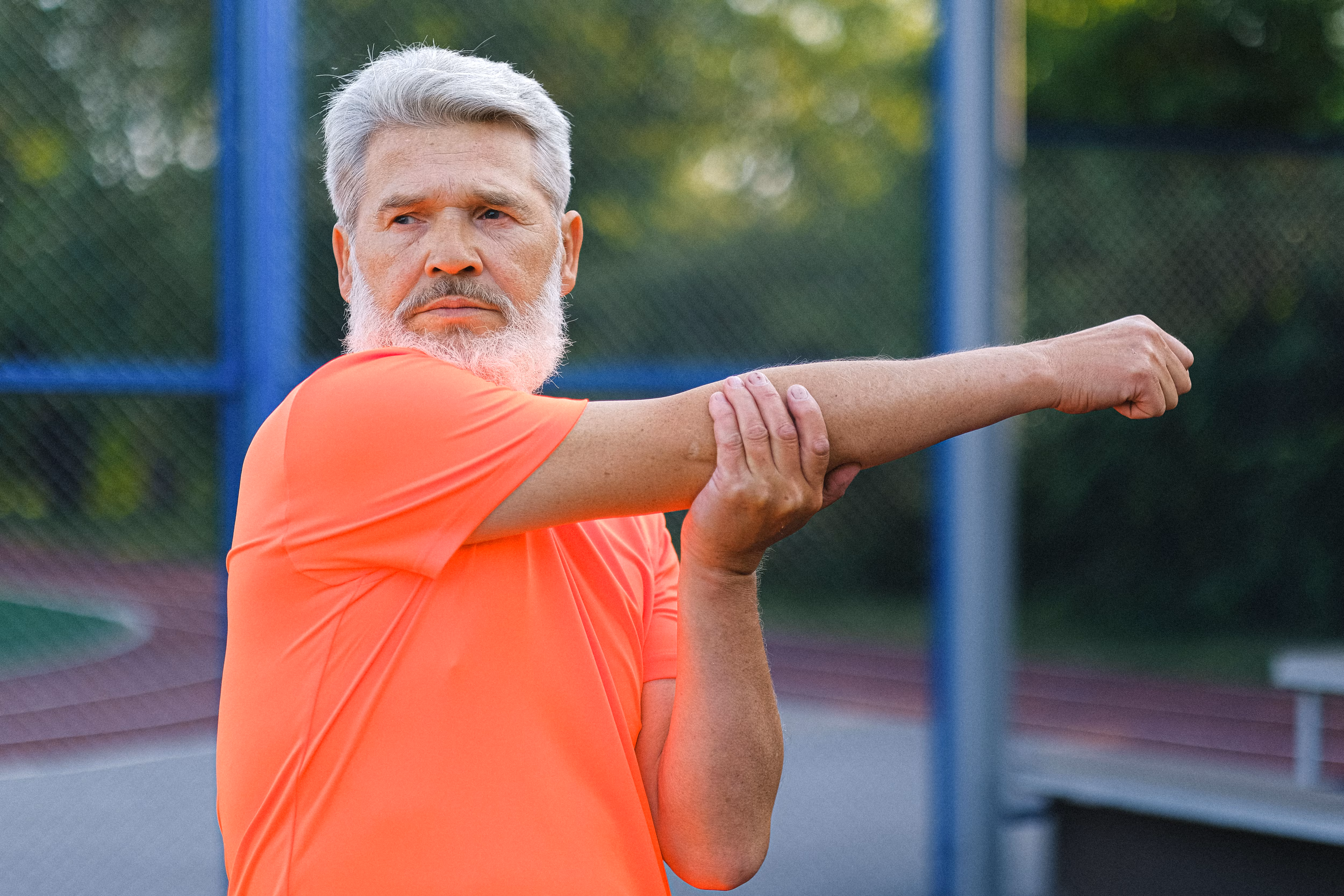 People also often believe that cracking knuckles causes arthritis: A practical reader guide