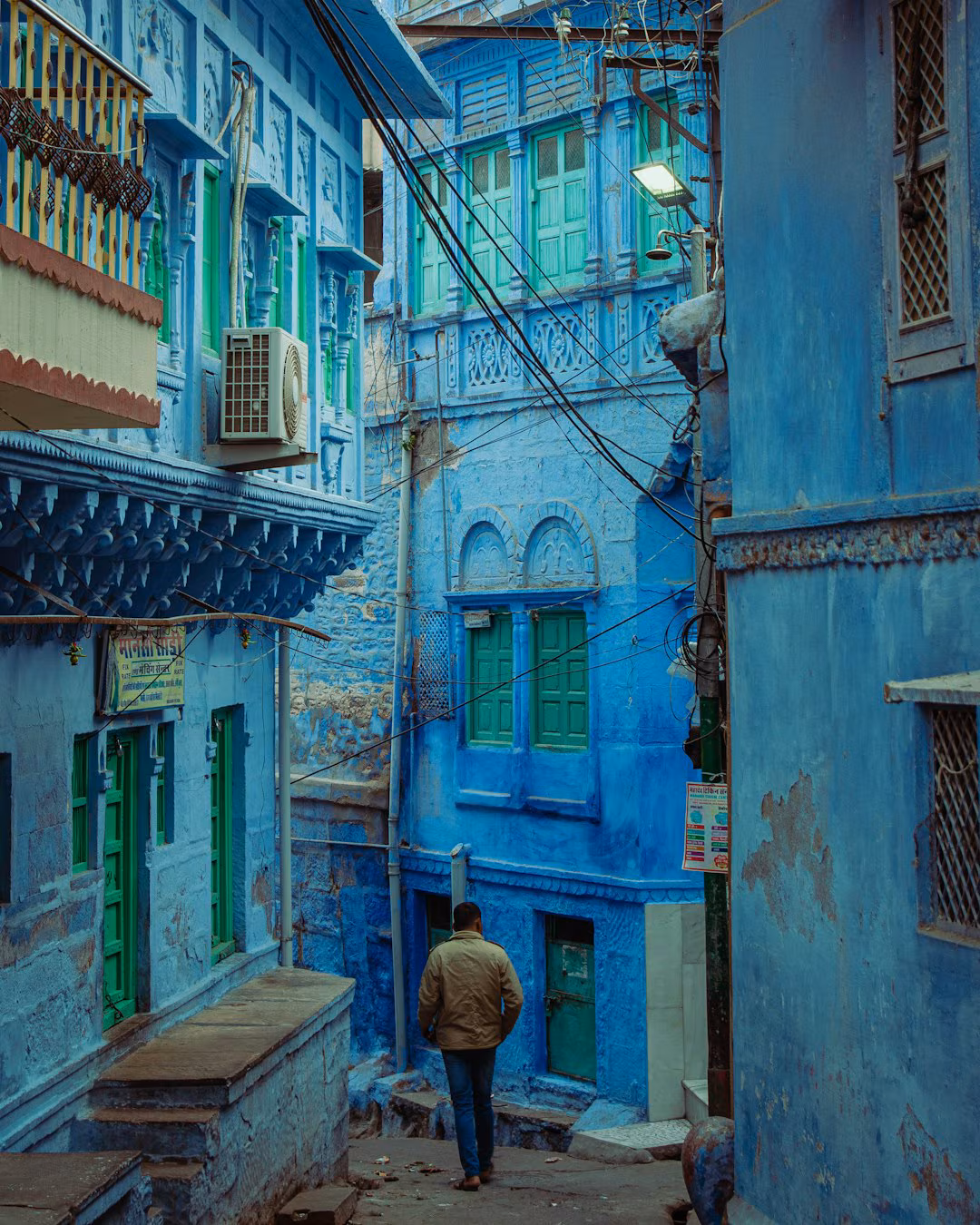 Why are the houses in Jodhpur's old city painted blue? The story: A practical reader guide